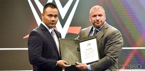 WWE的中国选手王斌和何颢麟在NXT首秀！